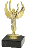 STATUETKA WIKTORIA na postumencie